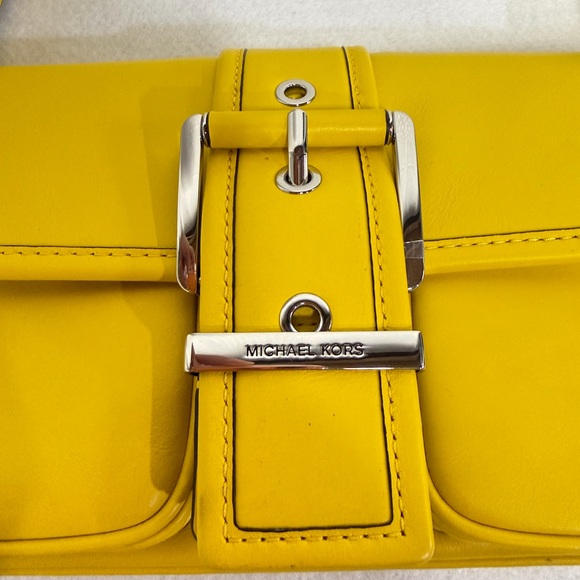 Michael Kors MICHAEL MICHAEL KORS
Colby Medium Leather Shoulder Bag - Picture 8 of 16